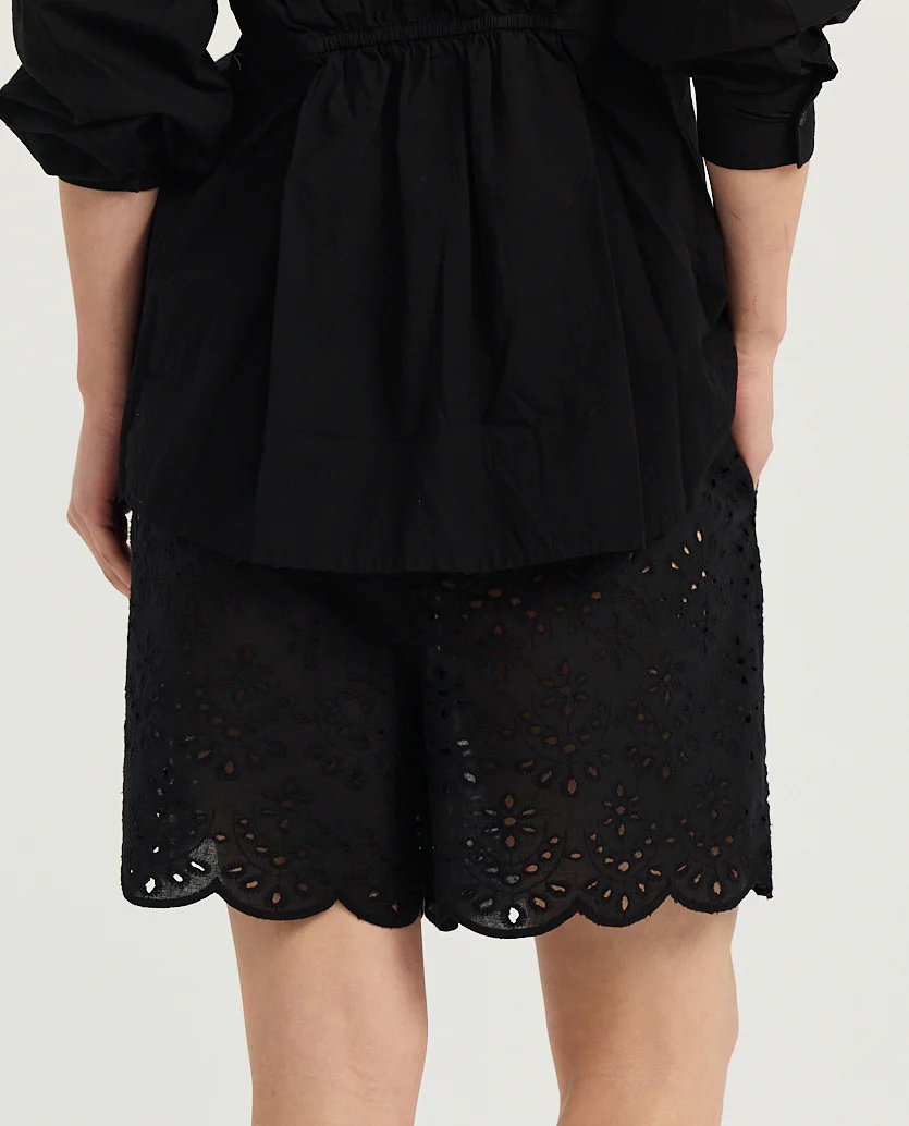 Giselle Guipure Lace Shorts -Black - Image 3